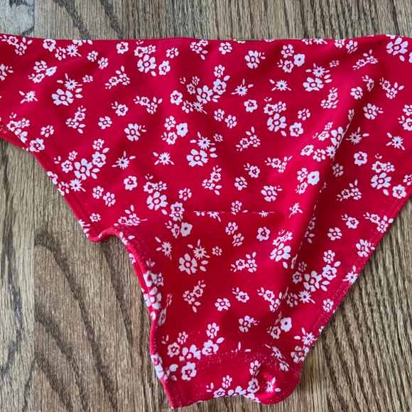 Hollister Bikini - Picture 2 of 3